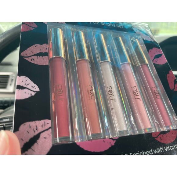 nwt BFY Cosmetics plumping lip gloss - Picture 2 of 3